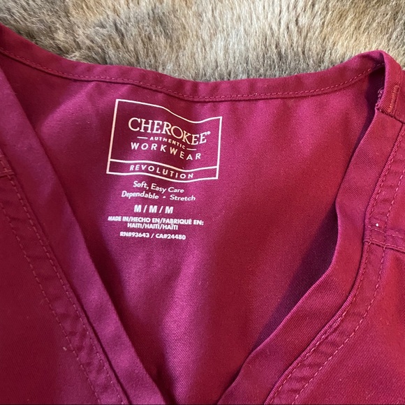 Cherokee Scrub Uniform Set - Picture 5 of 5